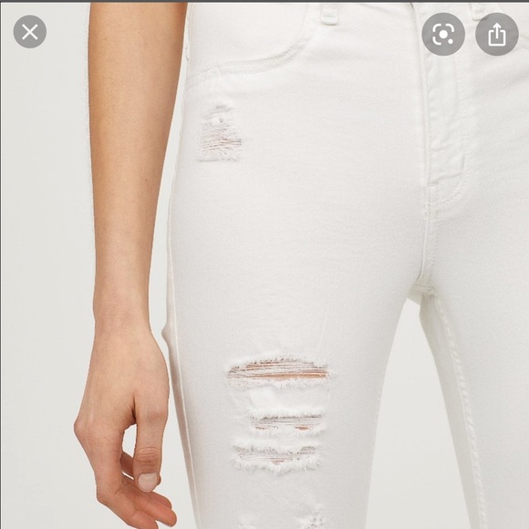 White distressed jeans - Picture 2 of 6